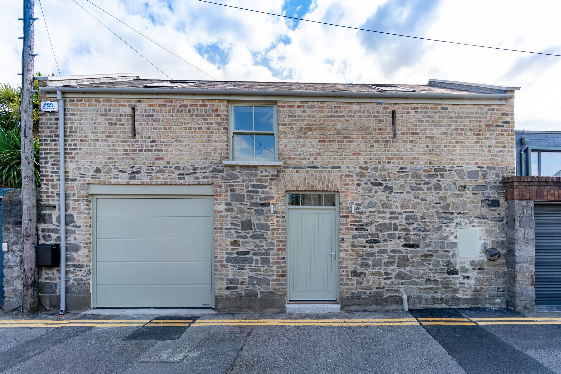 40 - 25 Wellington Lane -_DSC0575-HDR 2.jpg