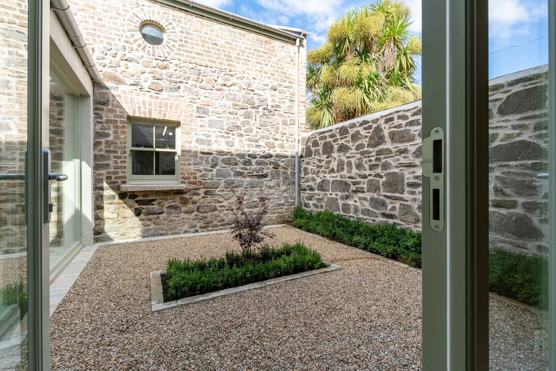 33 - 25 Wellington Lane -_DSC0539-HDR 2.jpg