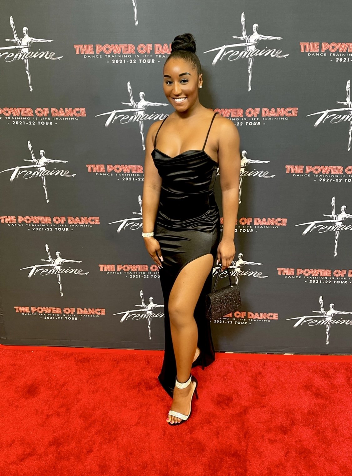 Saleemah E. Knight on the red carpet at the Tremaine 2021-2022 Nationals Gala.