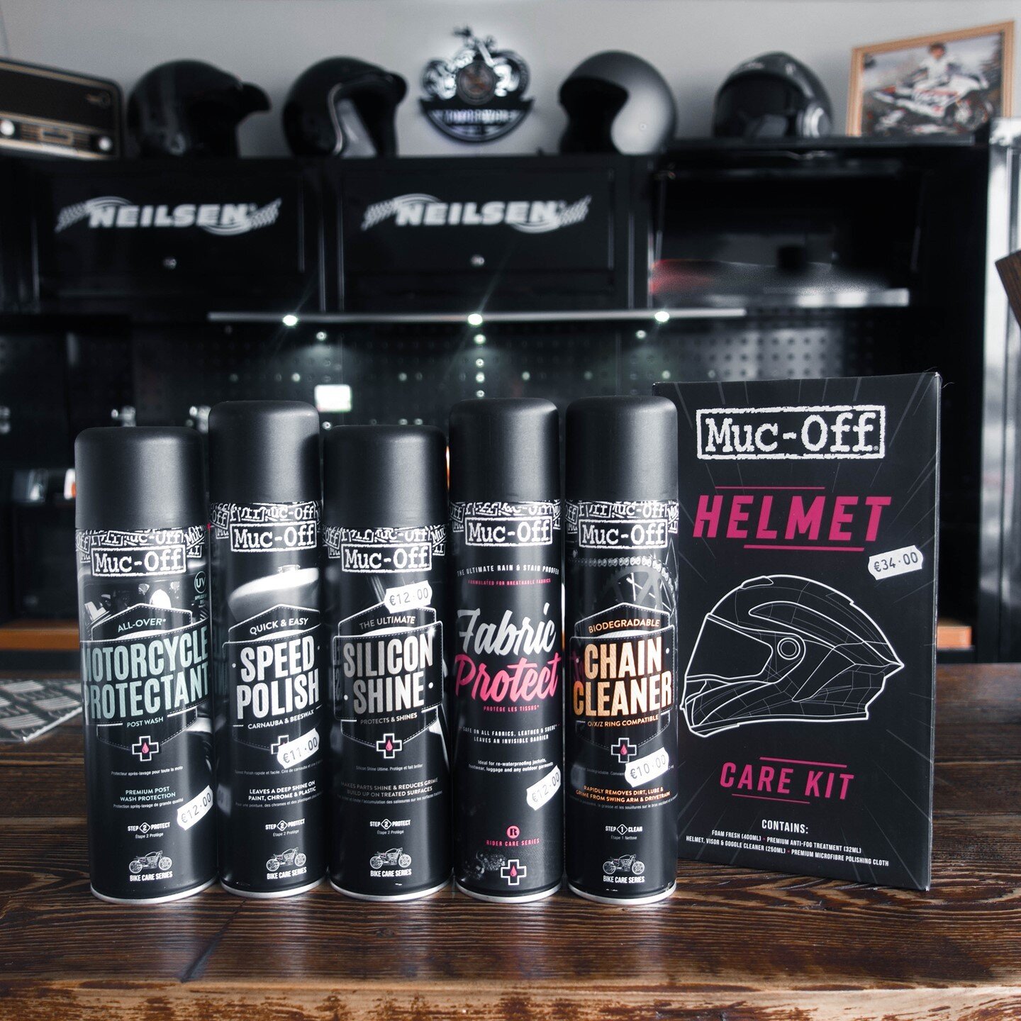 How stoked would someone be to get all this under the tree? ⁠
⁠
@mucoff.moto ⁠
- Motorcycle Protectant &euro;12⁠
- Speed Polish &euro;11⁠
- Silicon Shine &euro;12⁠
- Fabric Protect &euro;12⁠
- Chain Cleaner &euro;10⁠
- Helmet Care Kit &euro;34⁠
⁠
We'