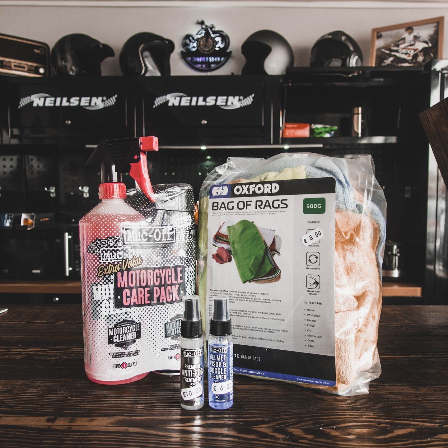 Ya have to keep those bikes clean in this weather. ⁠
This fab-YULE-us collection of Motorcycle Care products is just the ticket. ⁠
⁠
- Oxford  Bag of Rags &euro;8⁠
- Motorcycle Care Pack &euro;22⁠
- Anti-Fog Mini &euro;10⁠
- Visor Cleaner Mini &euro;