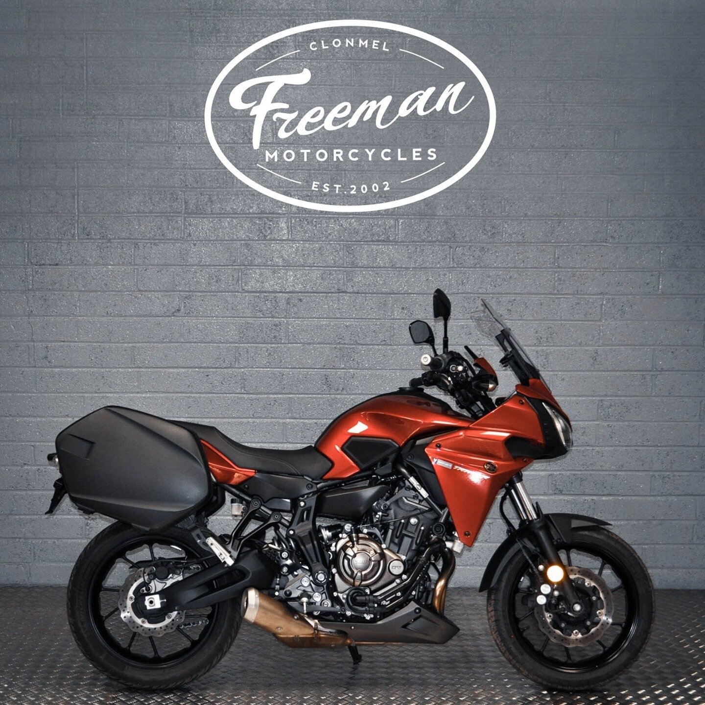 All she needs is a little wrapping paper and a bow. 🎁⁠
How gorgeous would this look by the Christmas Tree? Move over Reindeer, this MT07 is fit for Santa. ⁠
⁠
2018 Yamaha MT07 Tracer ⁠
&euro;7250⁠
8355mi⁠
55kw⁠
3 keys⁠
Panniers⁠
and more....⁠
⁠
Give