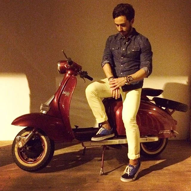 {Look du jour} 🎉🎊🎻-Noite de festa do @gutorequena e @stellaartoisbrasil  no Jockey. Amei o convite @andrealmada E @edulaviola!! 🎈🎉🎻🔝❤️
Look by @zara_worldwide | accessories by @mariastriker @theofficialpandora @agguerreiro @filiperussooficial 