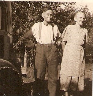 Fred and Emma Pegg. July 1943.jpg