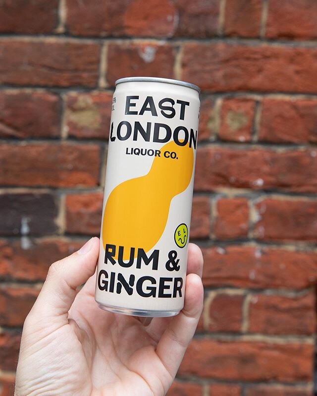 It&rsquo;s definitely an @eastlondonliquorcompany rum and ginger in London Fields with a pizza kind of evening.  #lardolondon #eastlondonliquorcompany #hackney #rum #ginger #londonfields #hackneycentral #igerslondon #london #londoners #hackneylondon 