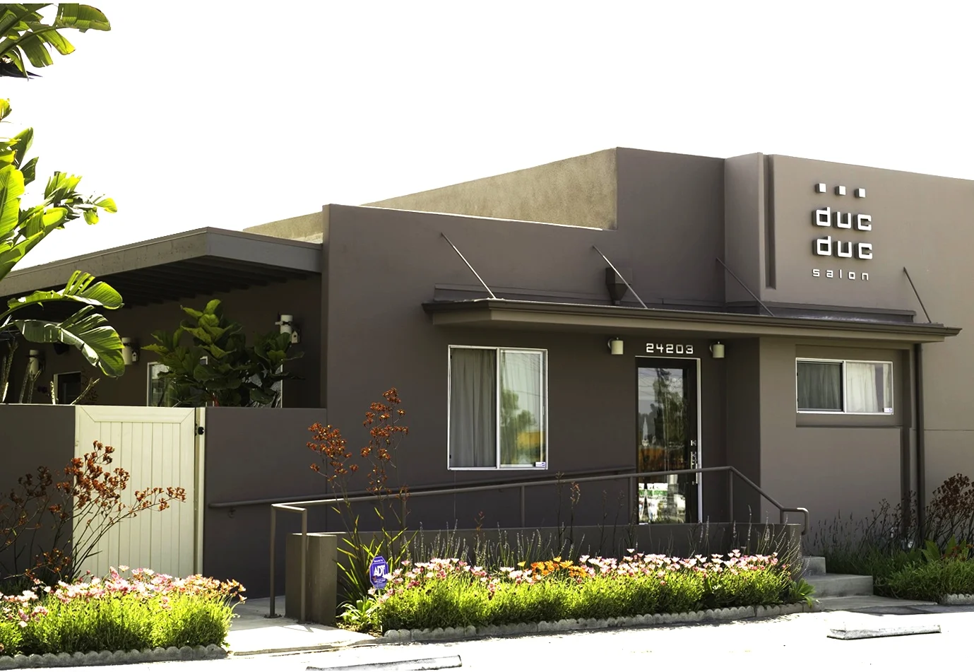 DucDuc_Exterior_crop.jpg