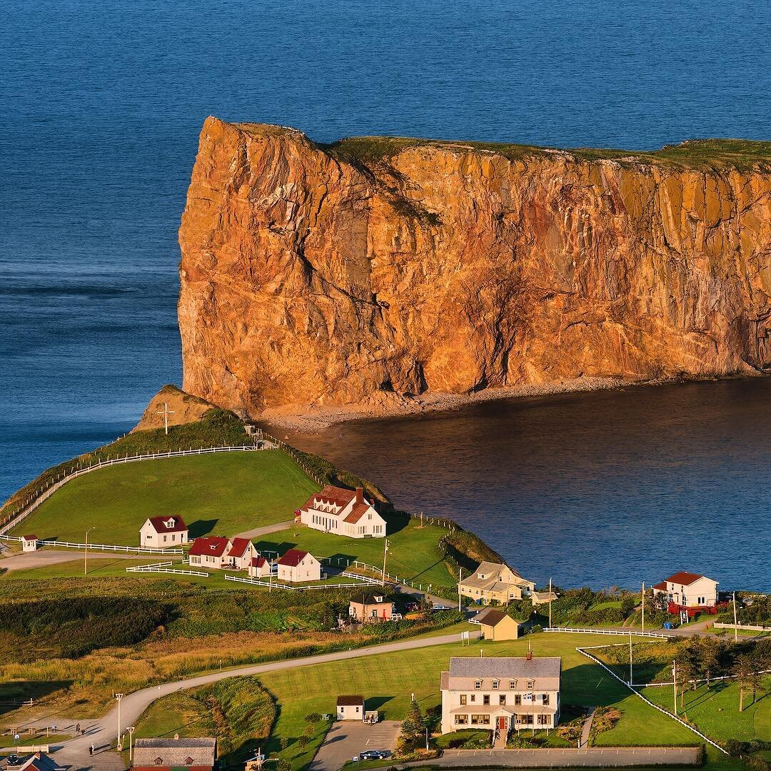 Perc&eacute; and its notorious rock.
It was Samuel de Champlain (founder of Qu&eacute;bec City) who gave the rock the name of &ldquo;isle Perc&eacute;e&rdquo;. But, like everywhere else in Canada, the First Nations had already a name for it: Sigs&oci