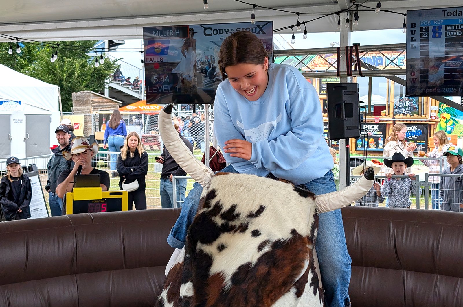 Strath Bull Happy Girl T X large Image.jpg