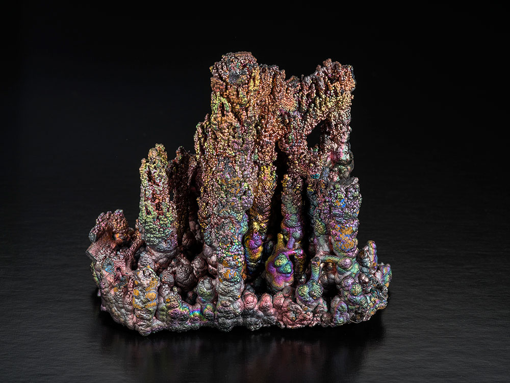 Un Spécimen Andalou. Goethite from Filón Sur Mine, Tharsis, Alosno, Huelva, Andalusia, Spain, 11 x 12 x 6 cm. This specimen has been sold. (Photo: Robert Weldon)