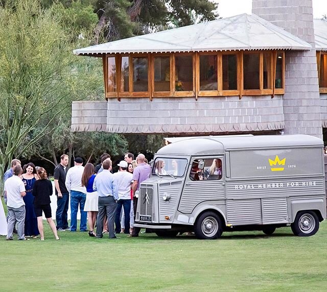 #TBT to when we could all be together. I miss you and can&rsquo;t wait to do events again! 🙌🏻 ❤️#theoriginal #theduke 
#napafoodtruck #napaweddingplanner #sonomaweddingplanner #sonomafoodtruck #foodtruckwedding #californiafoodtruck #californiafoodt