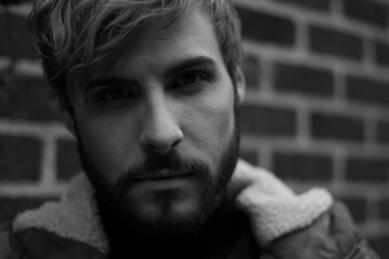 Model: Graham Morrison.