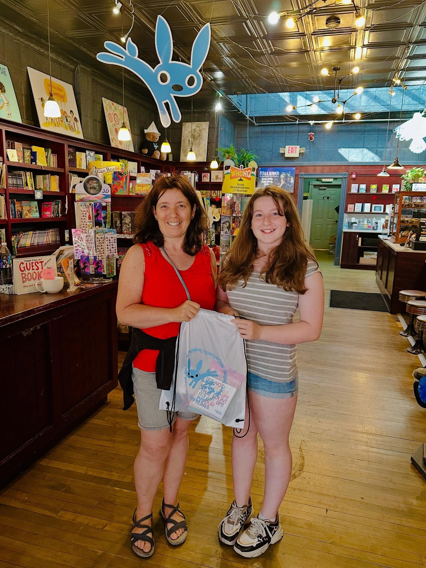 Visitors from Austria! They enjoyed their last visit to the Blue Bunny so much that it was their first stop on this Summer’s trip to the U.S.! ❤️📚✈️☕️