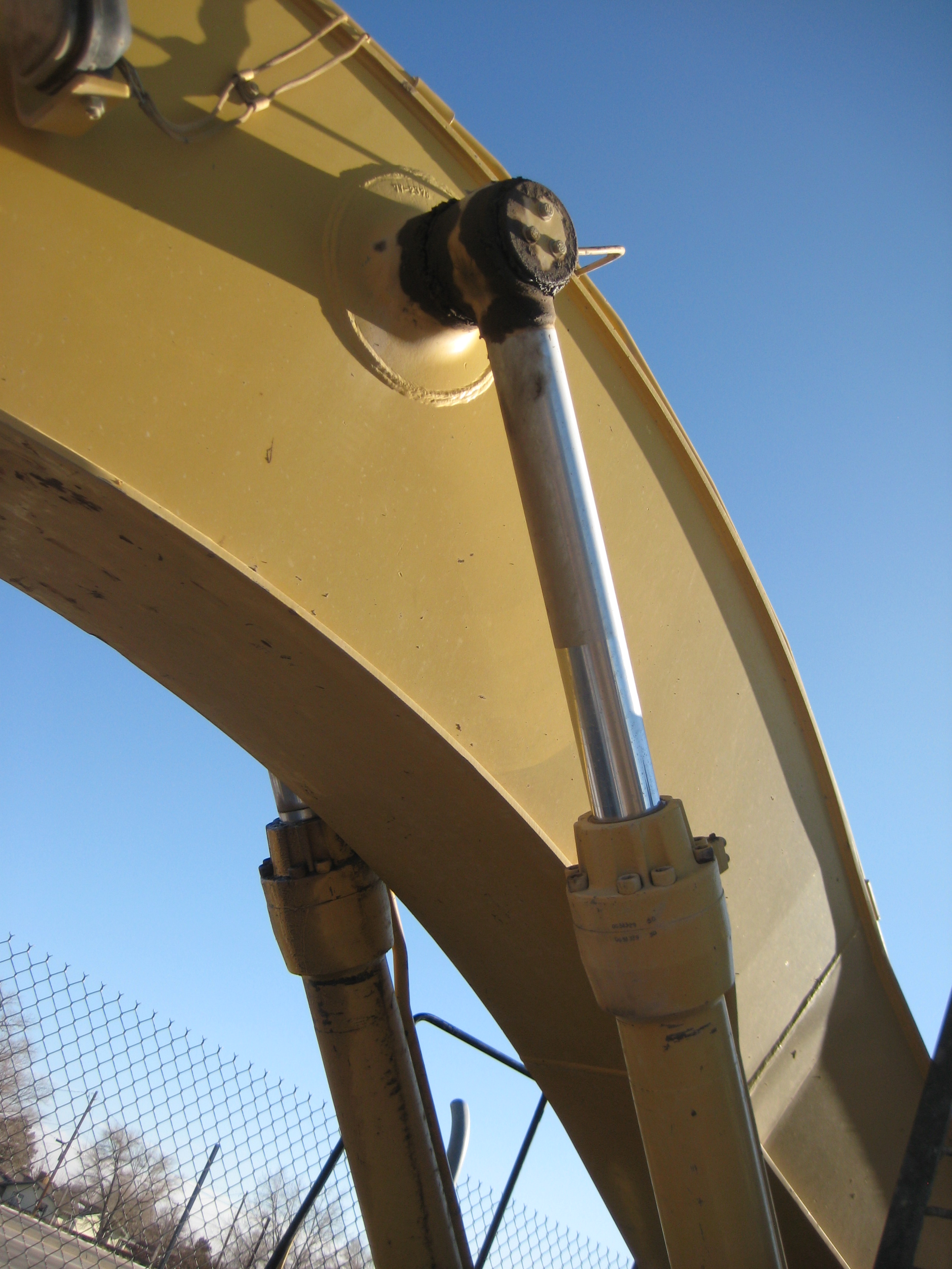 Cat 325L 017.JPG