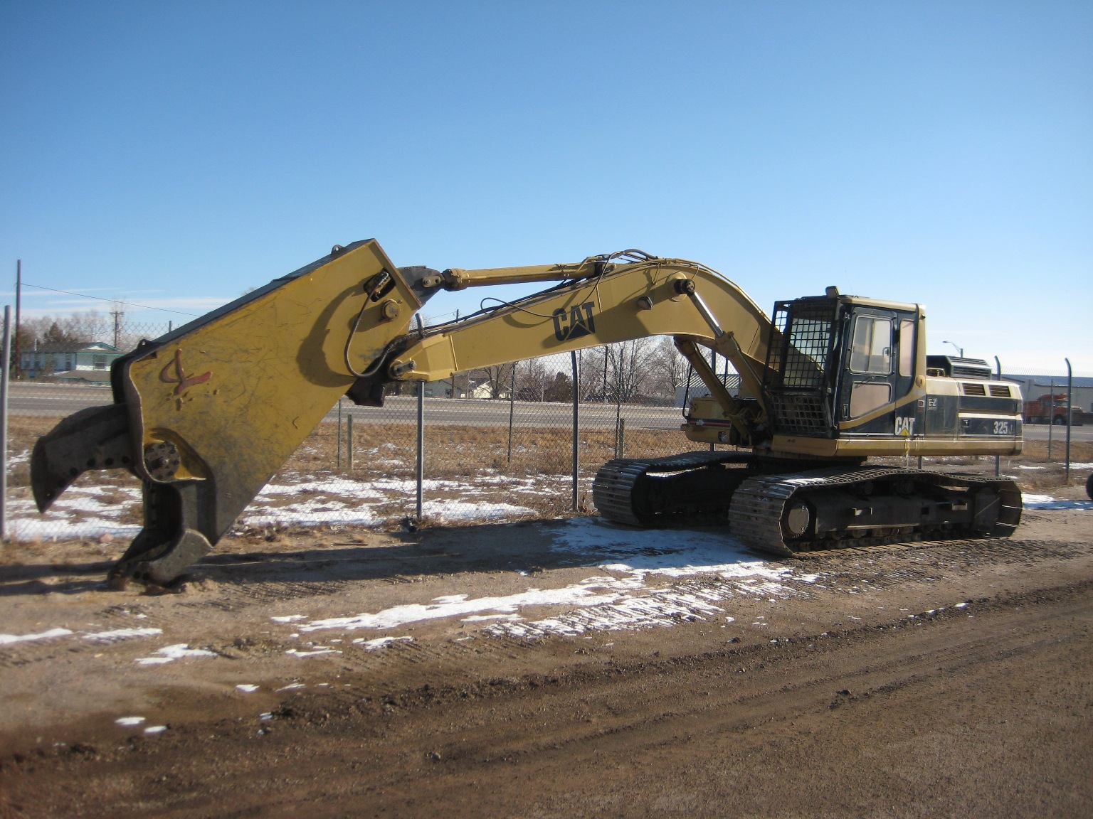 Cat 325L 002.JPG