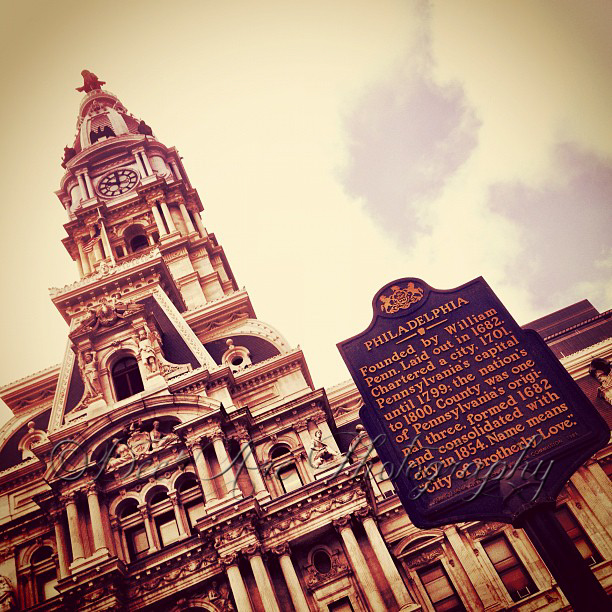 Philadelphia Sign City Hall.jpg