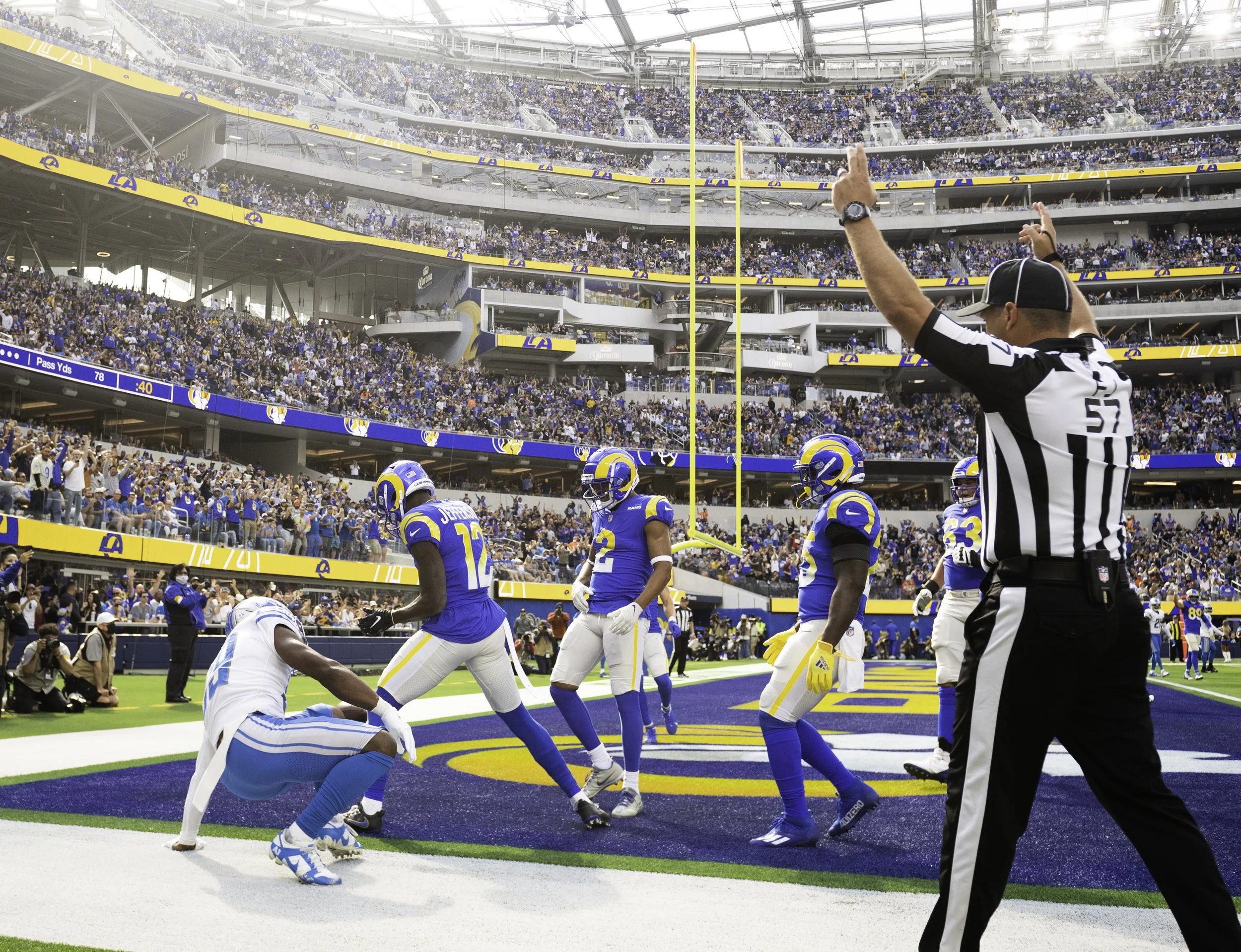 211024_Rams Game014.JPG