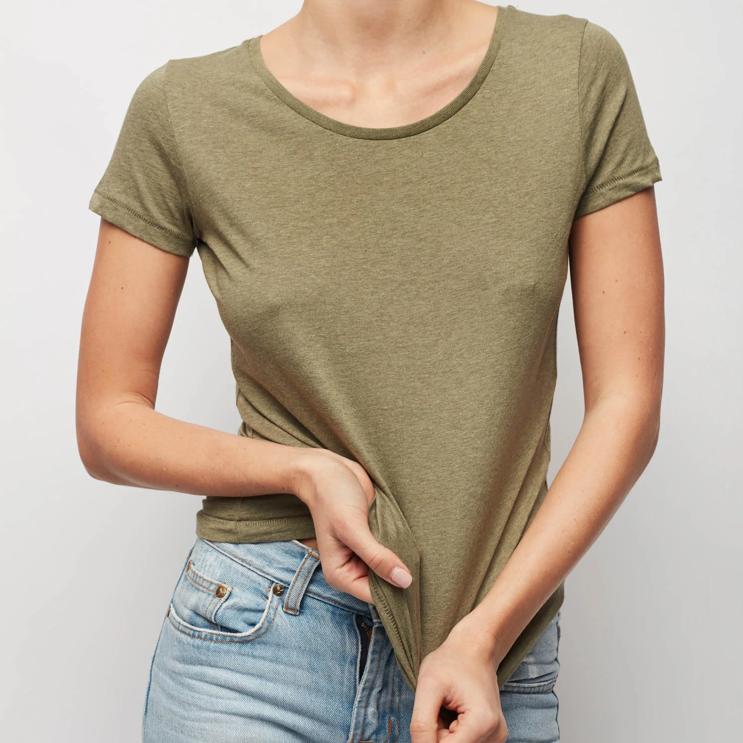 Calypso Khaki Candid.jpg