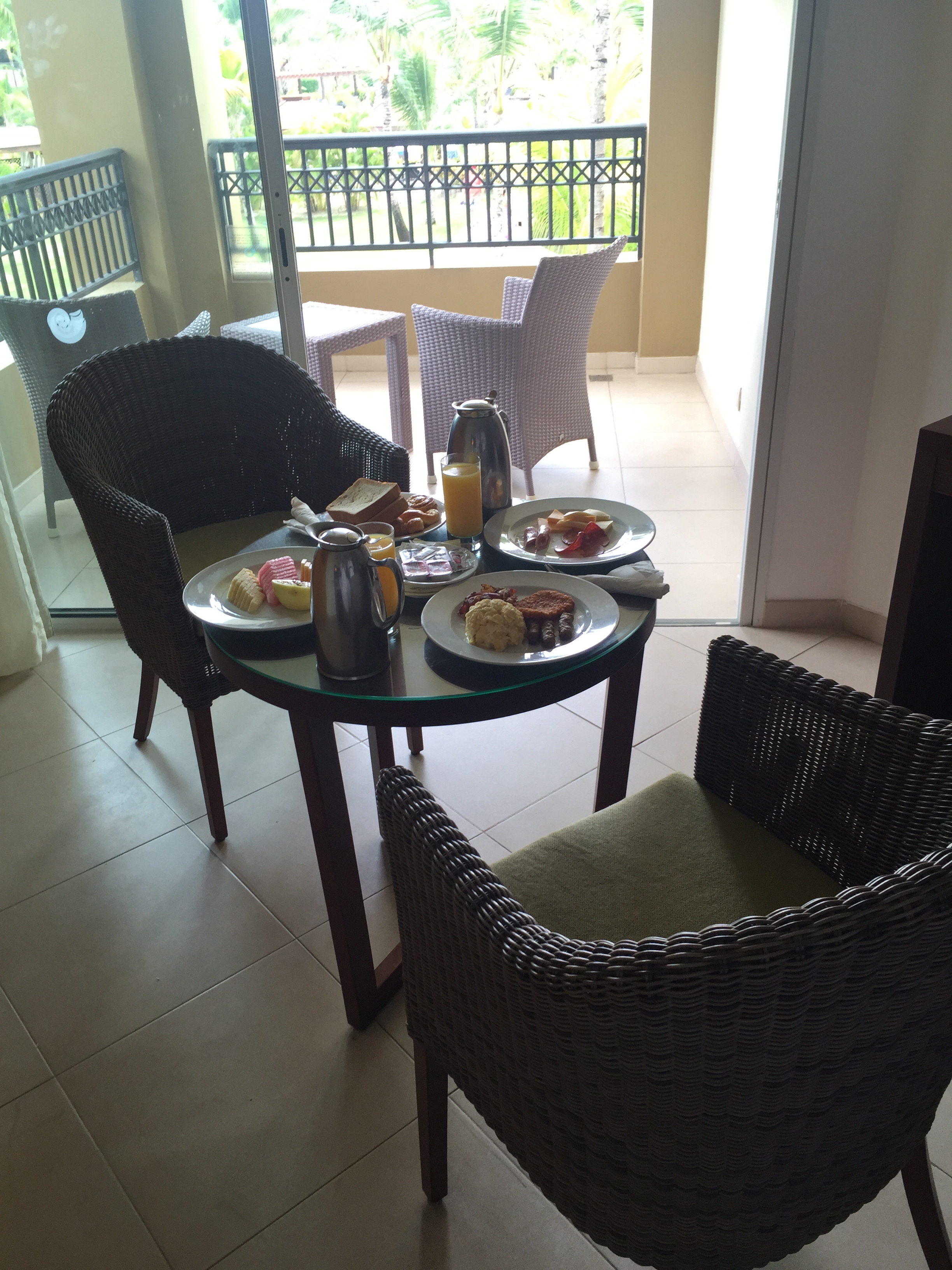 sam-c-perry-room-service-now-larimar-punta-cana.jpg