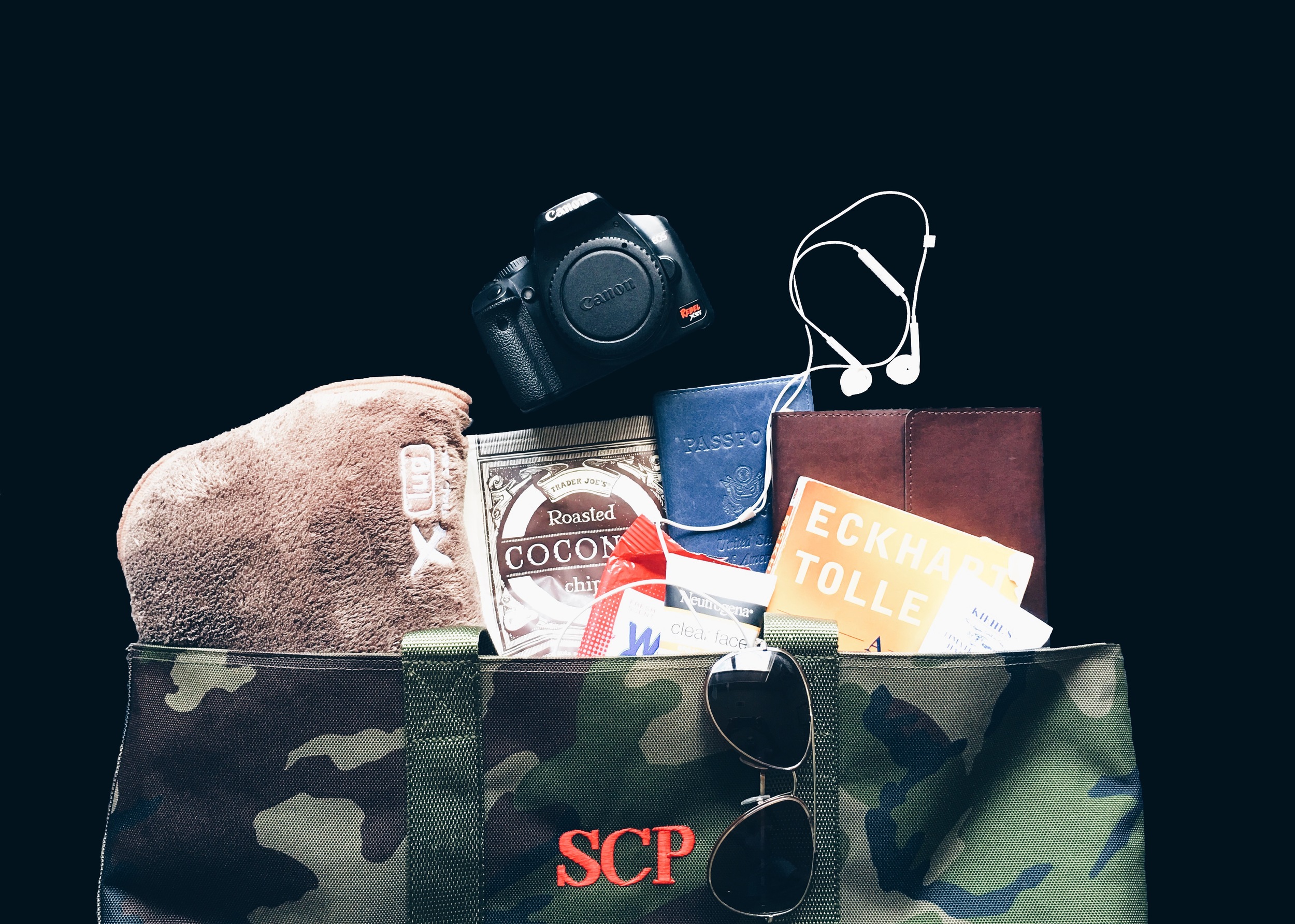 sam-c-perry-travel-essentials-you-need-for-every-flight.jpg