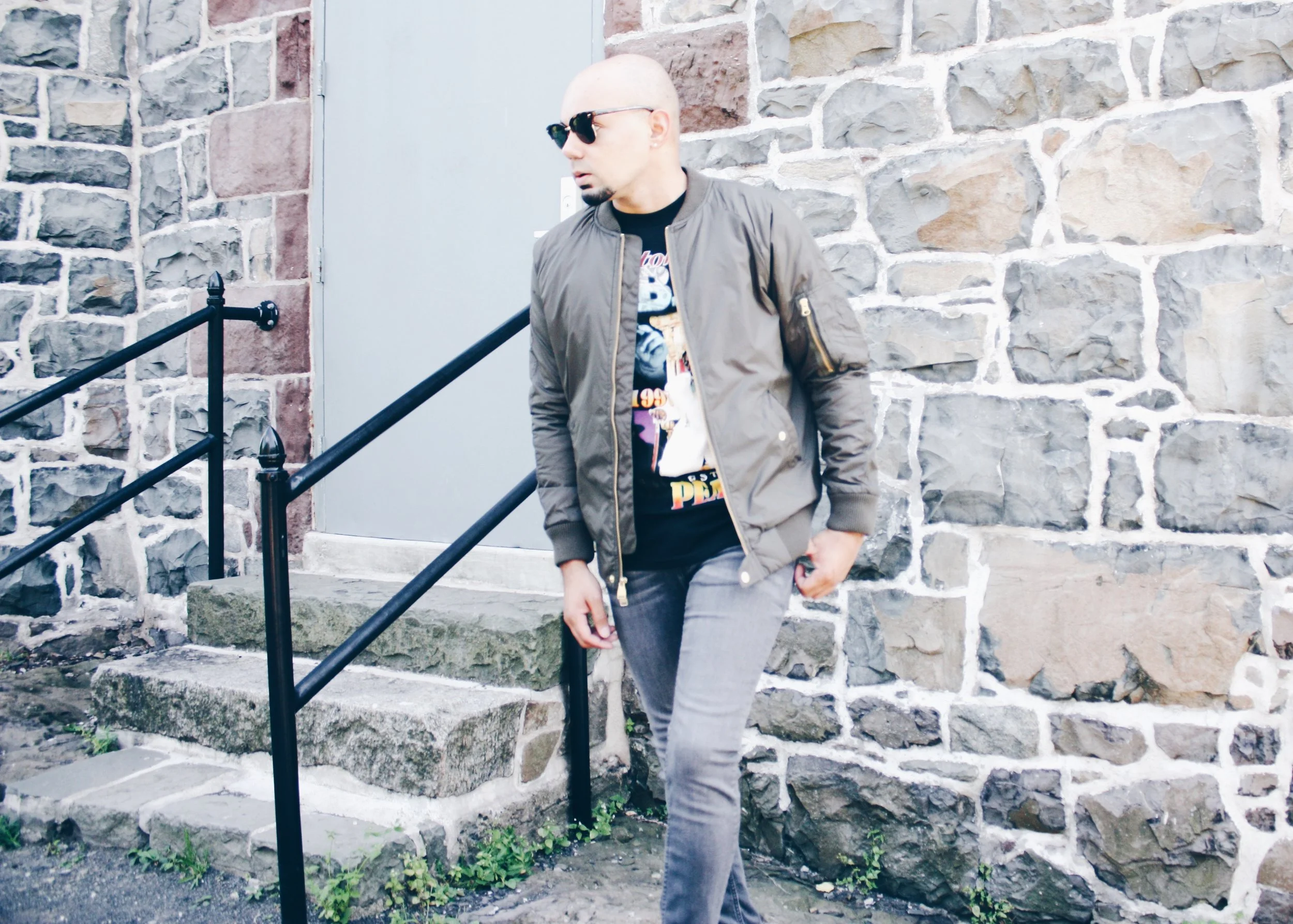 sam-c-perry-vintage-band-tshirt-skinny-jean-side-walk.jpg