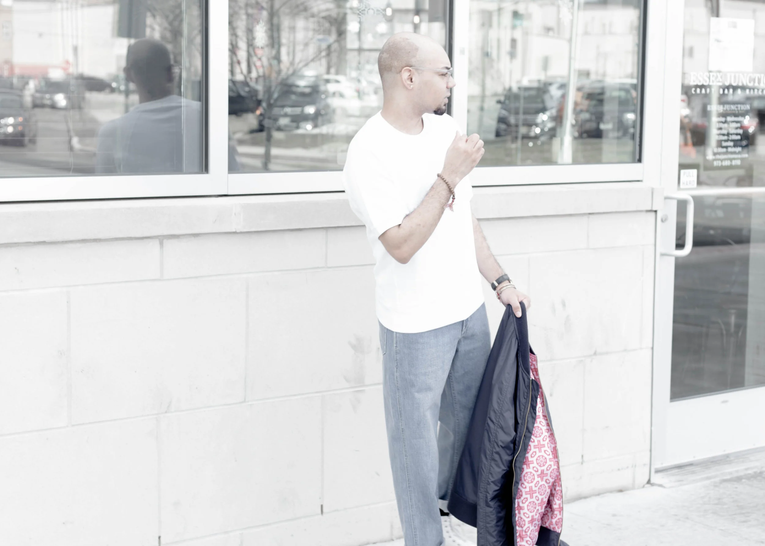 sam-c-perry-short-sleeve-sweatshirt-oversized-relaxed-denim-denim-uniqlo-u-side.jpg