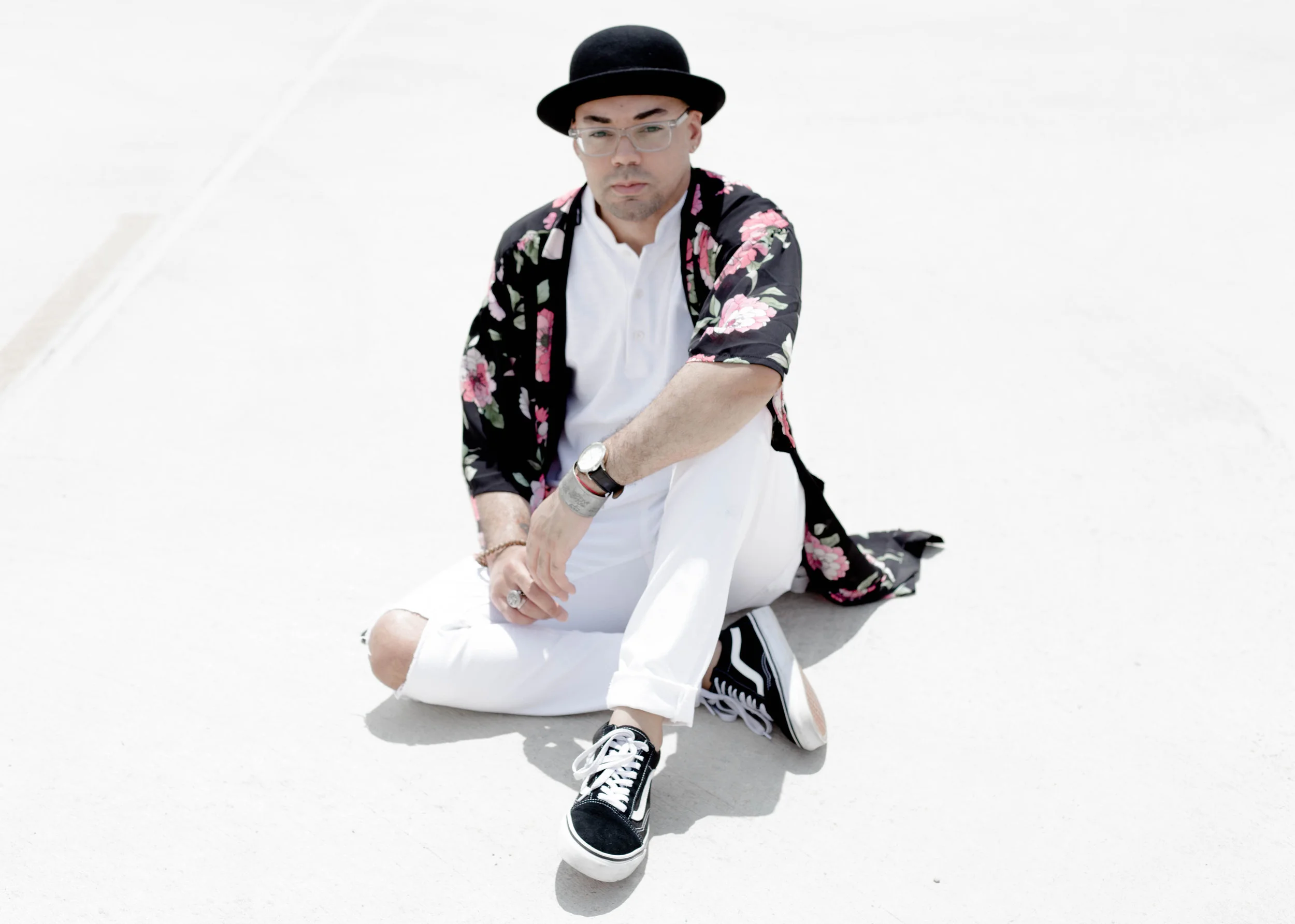 3-ways-to-wear-a-kimono-look-2-seated.jpg