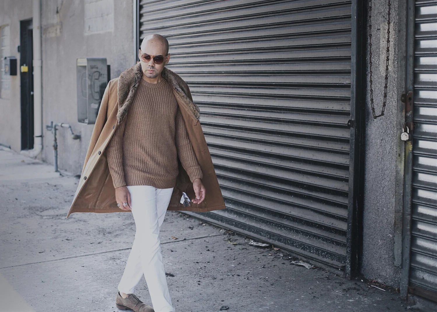 3-ways-to-wear-white-pants-in-winter-mens.jpg