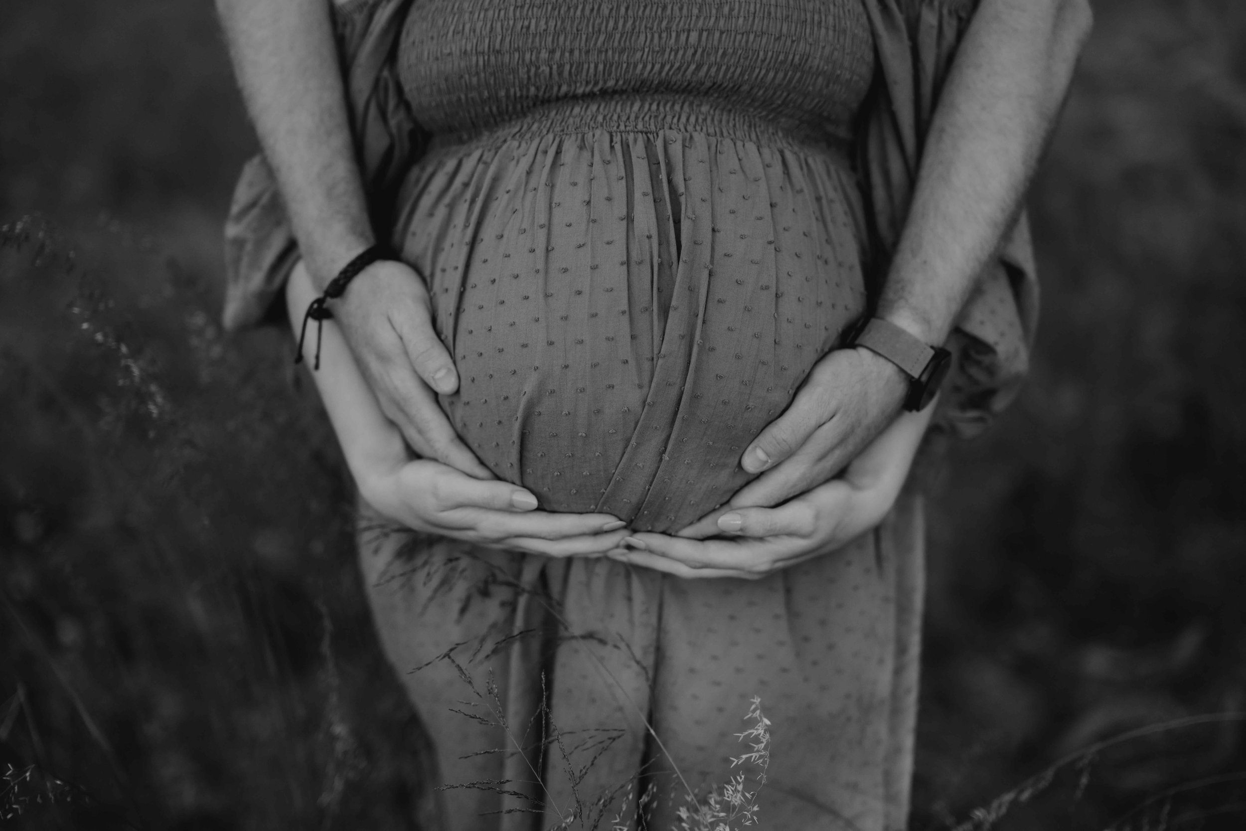 Maternity session b&w perth maternity photographer amy  skinner-68.jpg