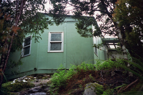 The second Lake Tahune Hut. © David Sisson 2004.