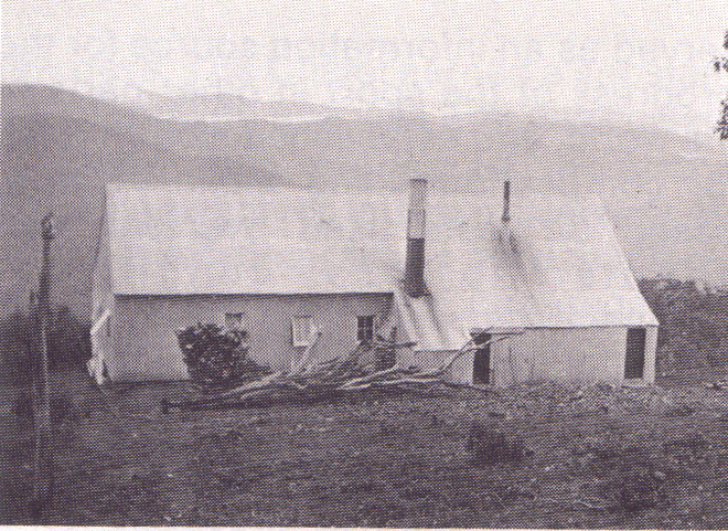 Feathertop Bungalow without the northern annexe. Photo from Matt Guggisberg's site .