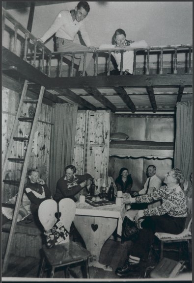 The interior of Kunama Lodge. Photo: Baglin, from National Library of Australia