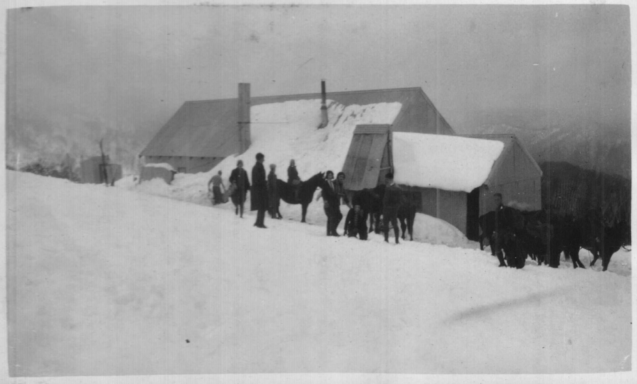 Members of the Wangaratta Ski Club at the Bungalow in 1930. Photo Kath Magill.