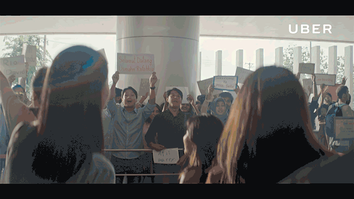 060217-06s-Crazy-Airport-SG-TX.gif