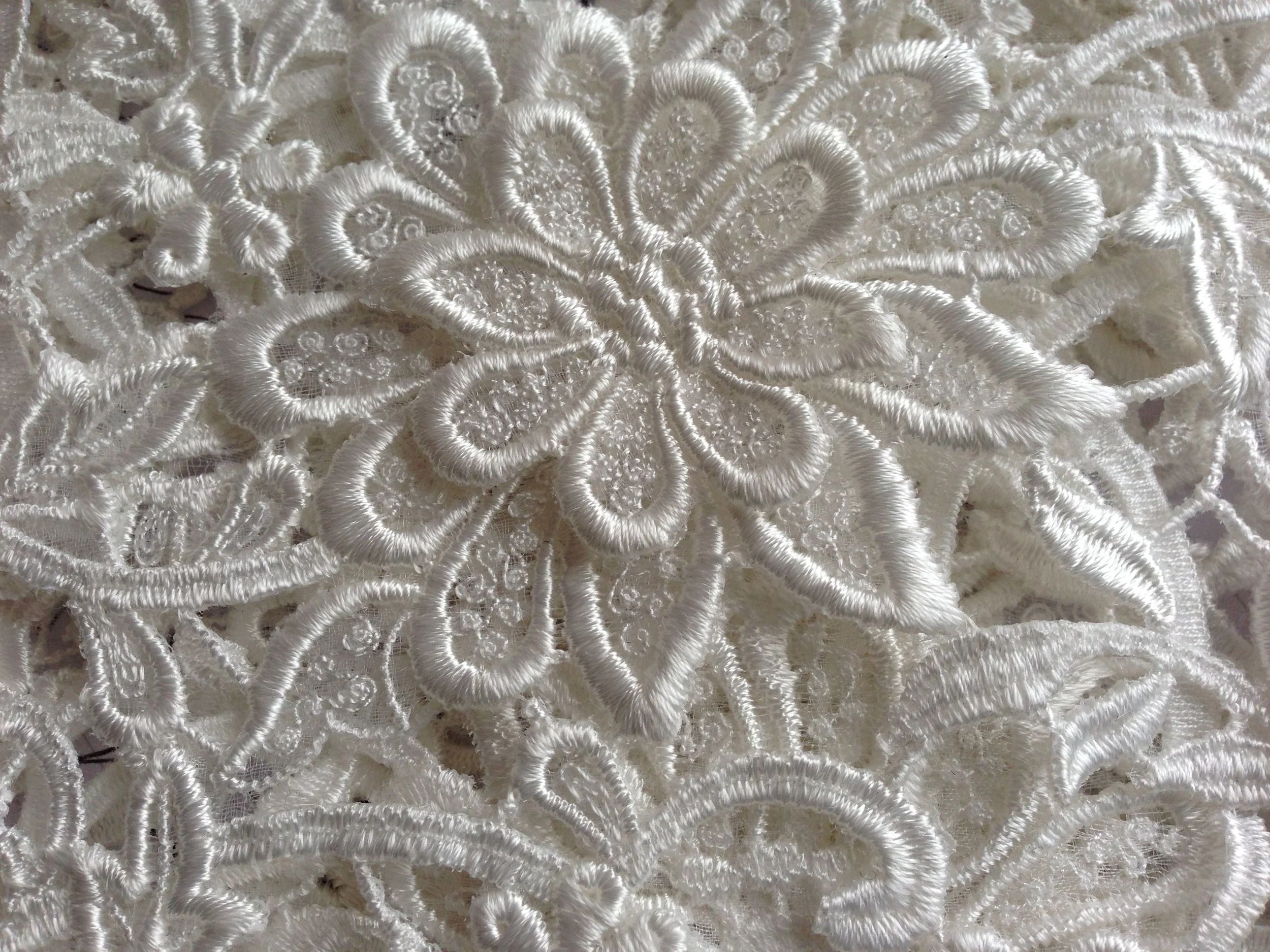 ivory guipure lace.JPG