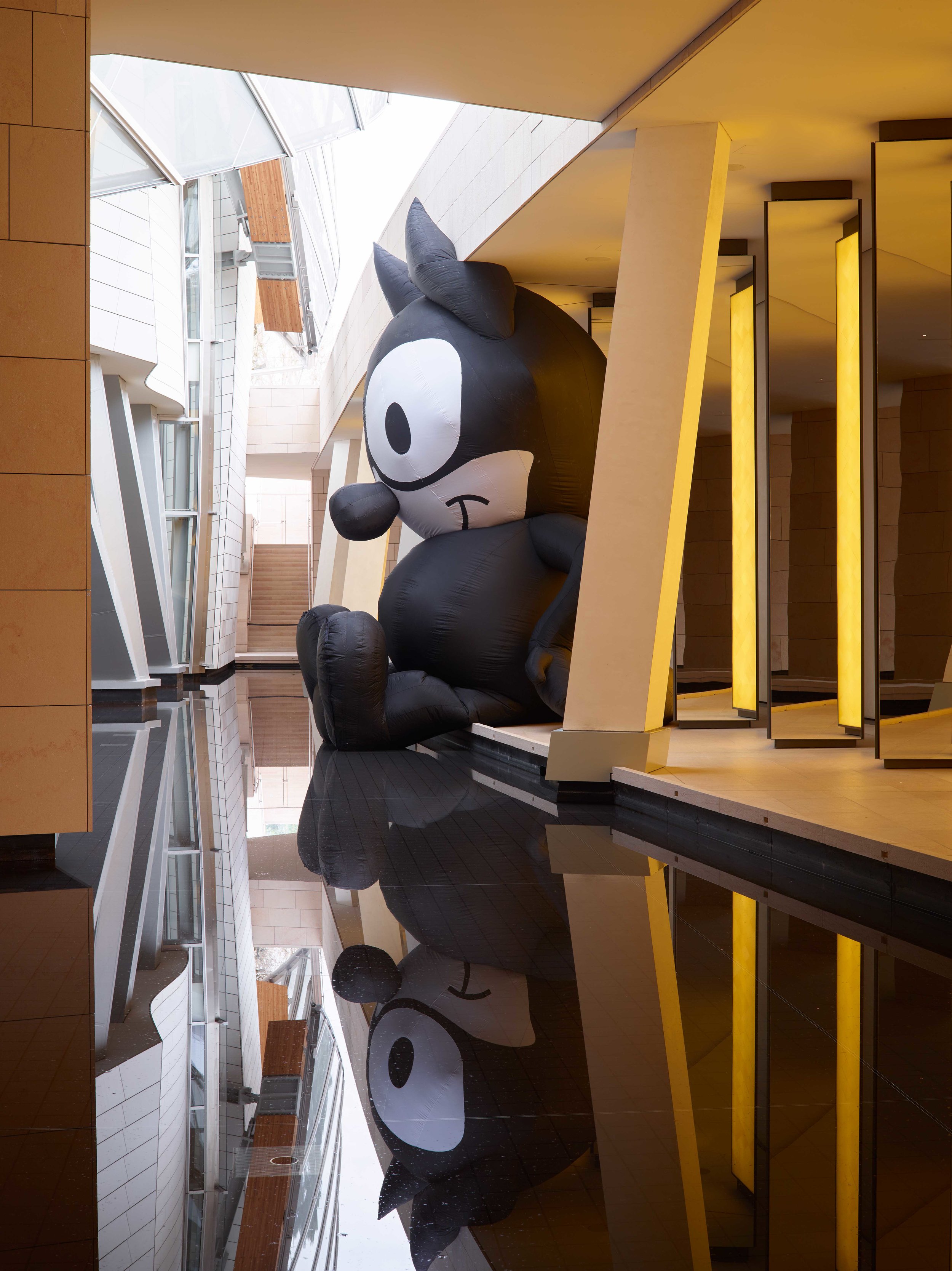 49778_mark_leckey_felixthecat2013vuedinstallationfondationlouisvuitton_original.jpg