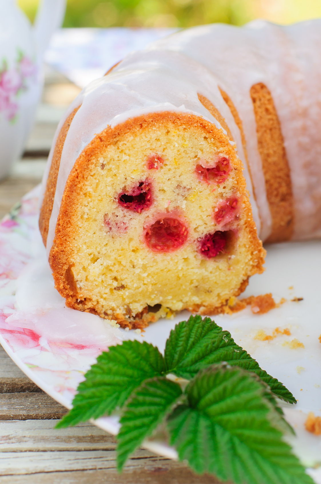 RÜHRKUCHEN Einfach ein Löffelchen BACKOFEN Zuckerle in den Rührteig geben.