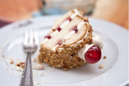 Frankfurter Kranz mit Backofen-Konfitüre Johannisbeere