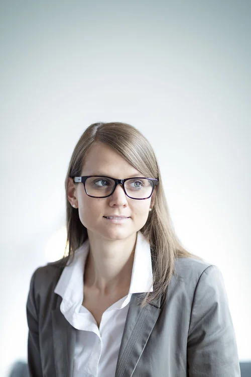 Carina_Portrait2.jpg