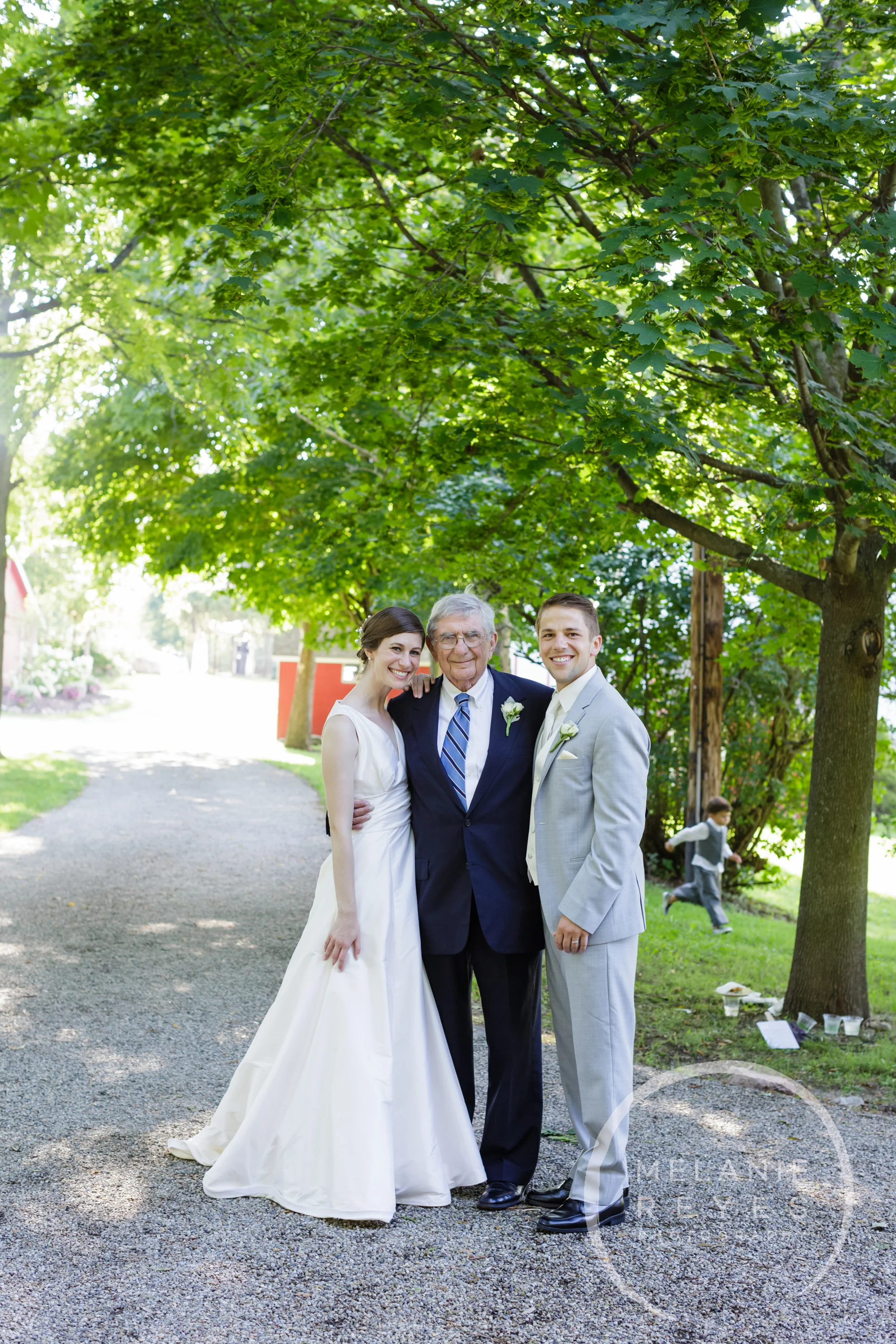 049_farm_wedding_melanie_reyes.JPG