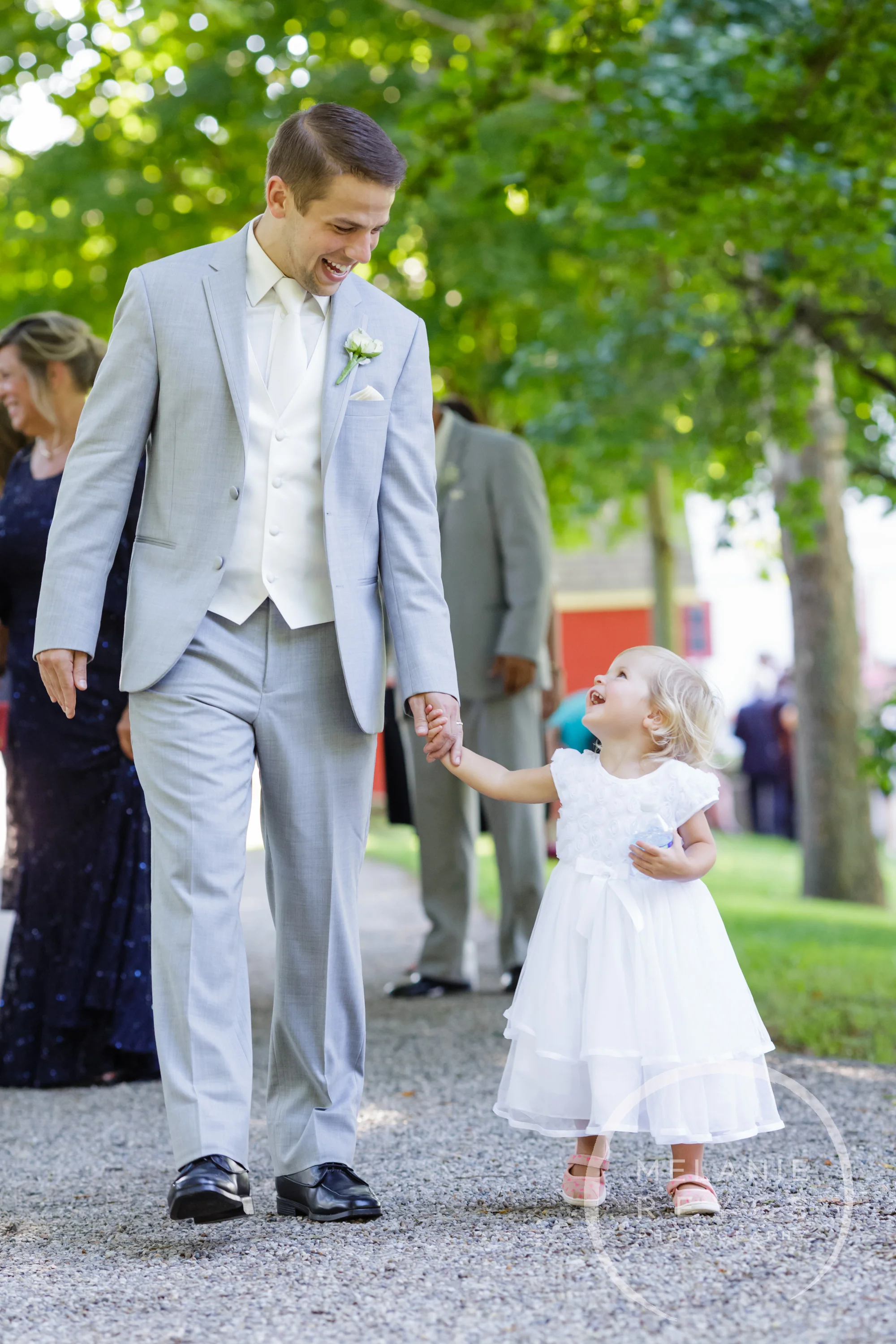 052_farm_wedding_melanie_reyes.JPG