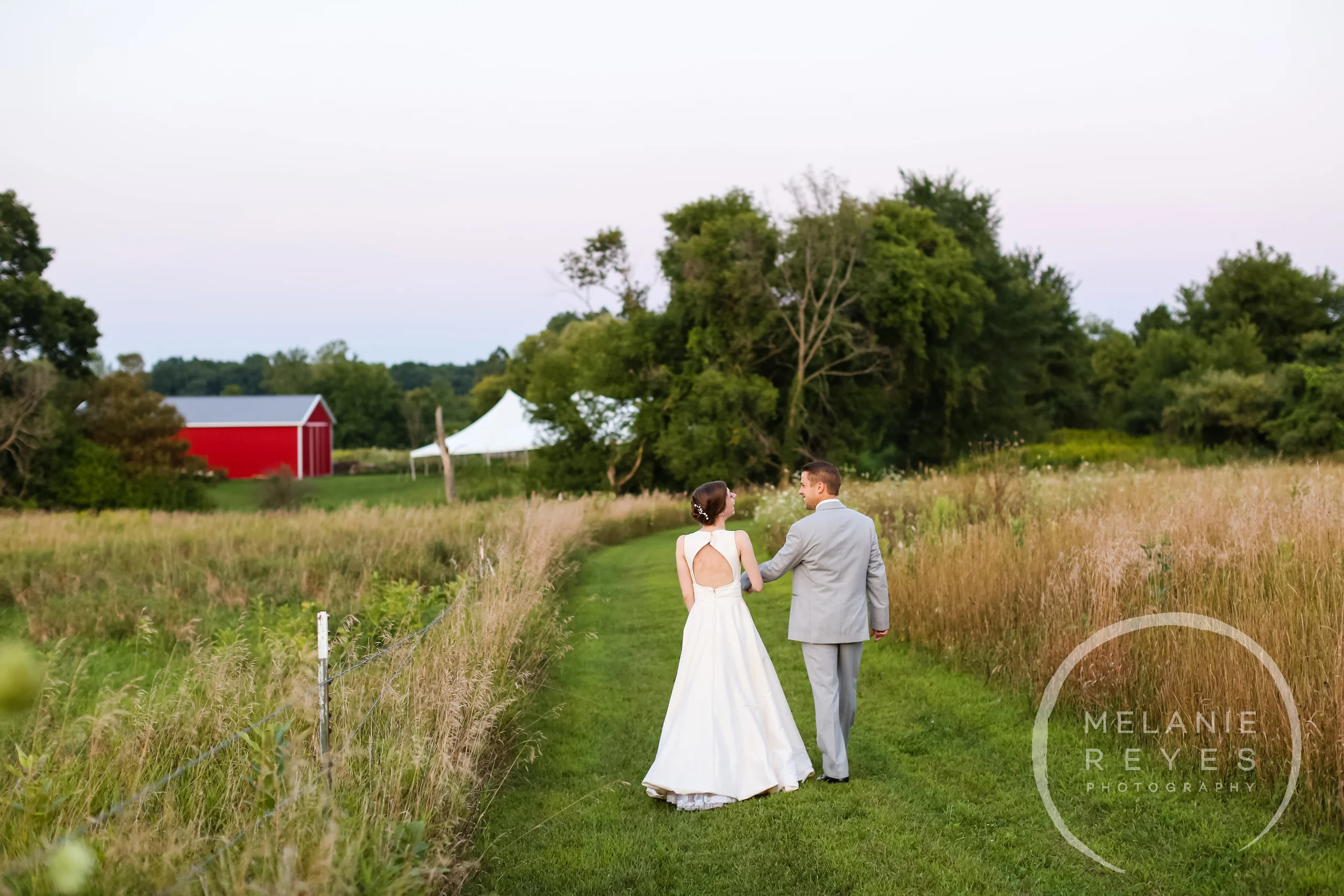 079_farm_wedding_melanie_reyes.JPG