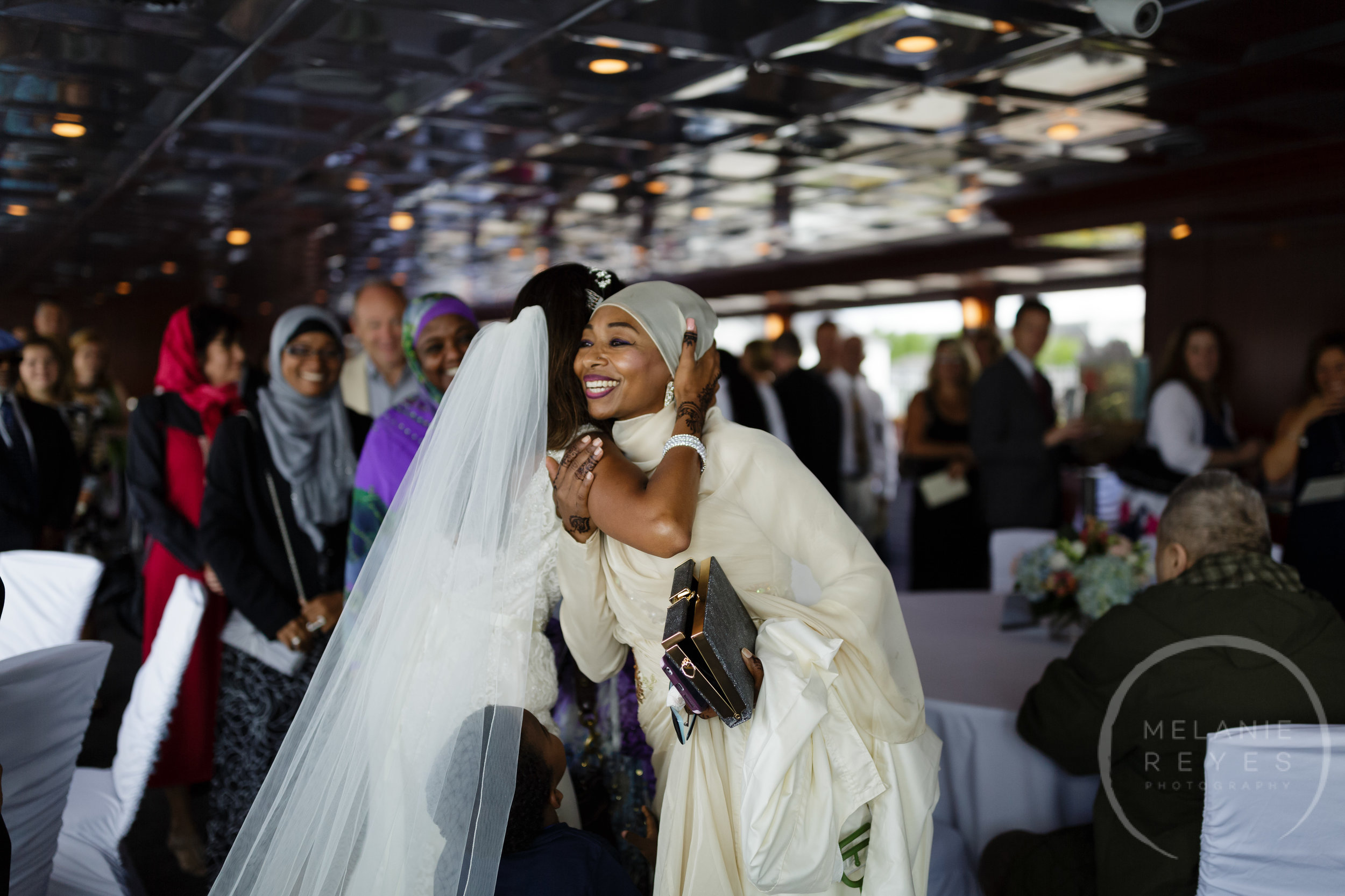 infinity_ovation_yacht_wedding_detroit_melaniereyes16.jpg