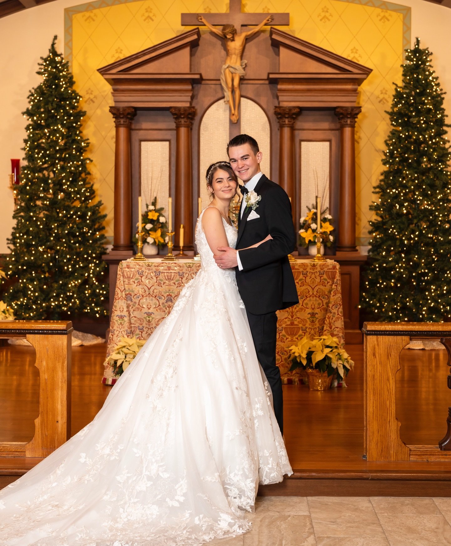 Congratulations Leo + Evelyn! 
And the 2025 season has come to a close, thank you thank you!! ☺️ 

@blockpartyweddings
@christinakateri