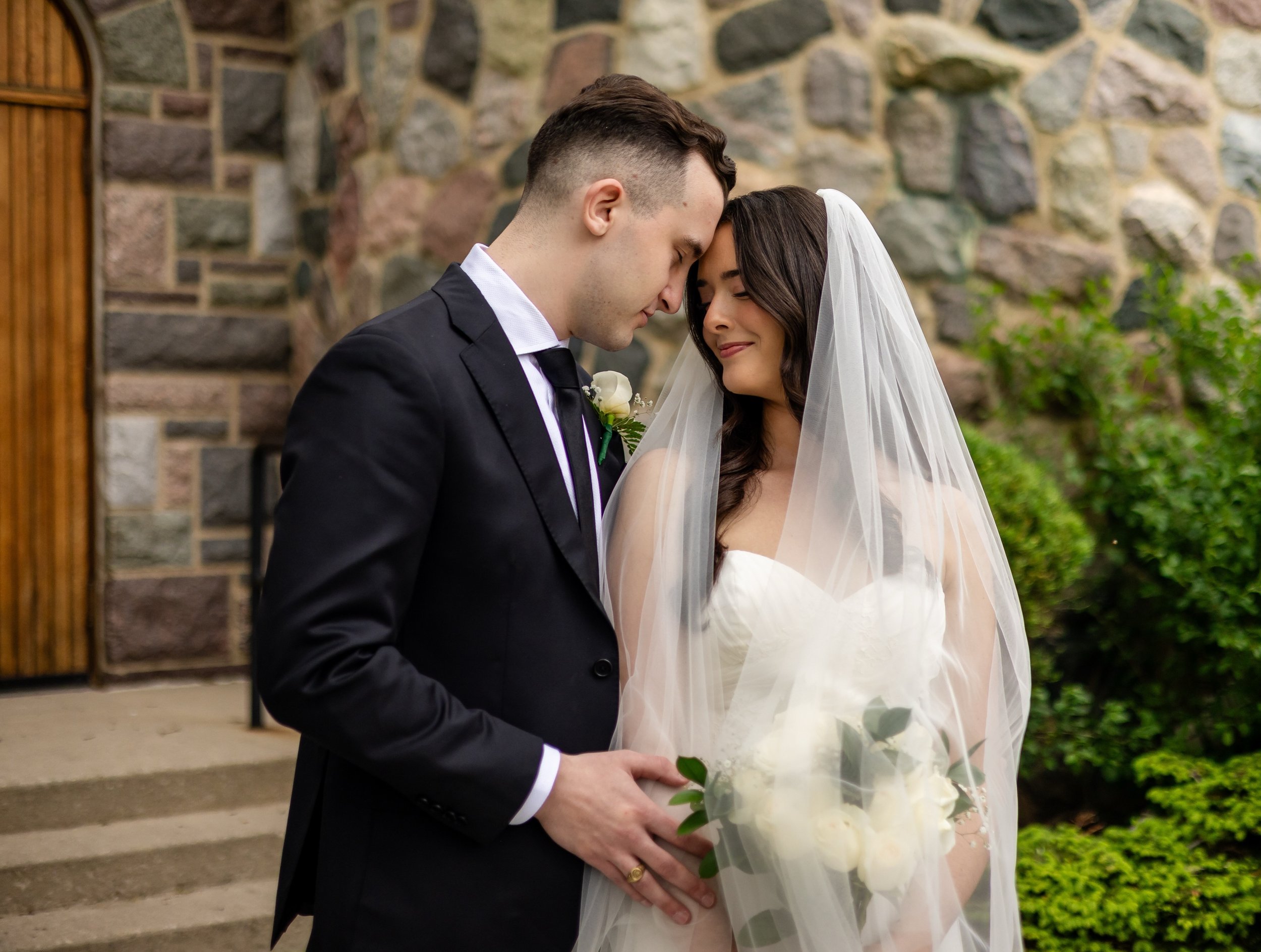 Mr and Mrs!!! 

@melaniereyesphotography 
@nicolehaleyphoto