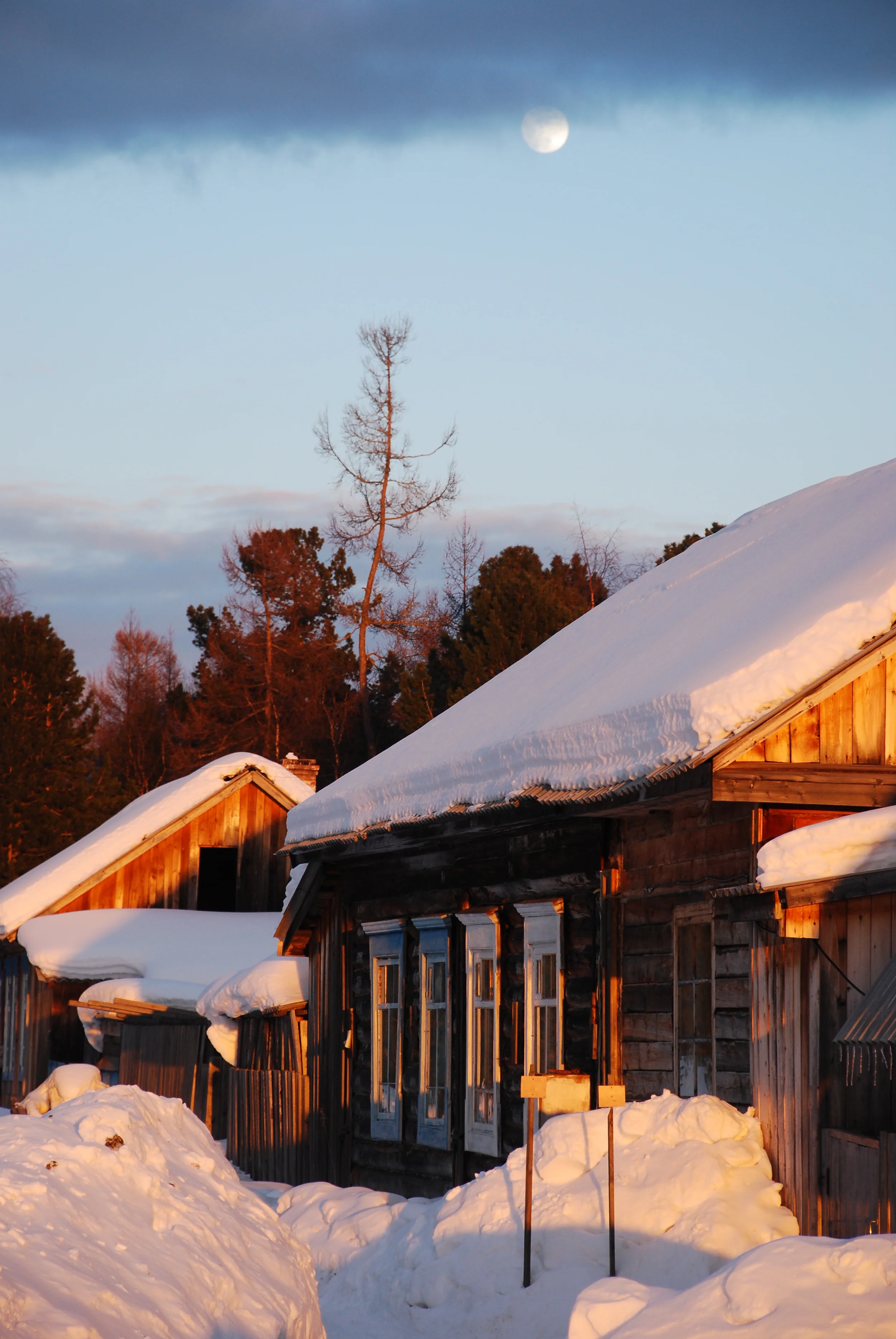 Village on the shores of Lake Baikal.jpg