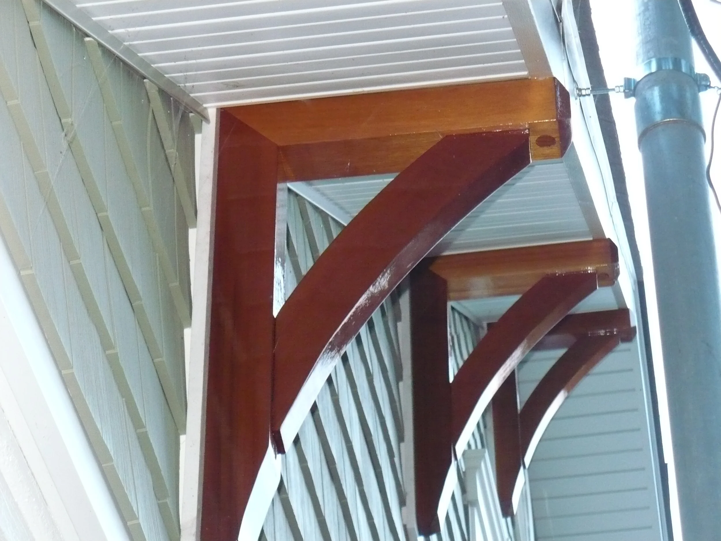 207 Cedar Brackets.JPG
