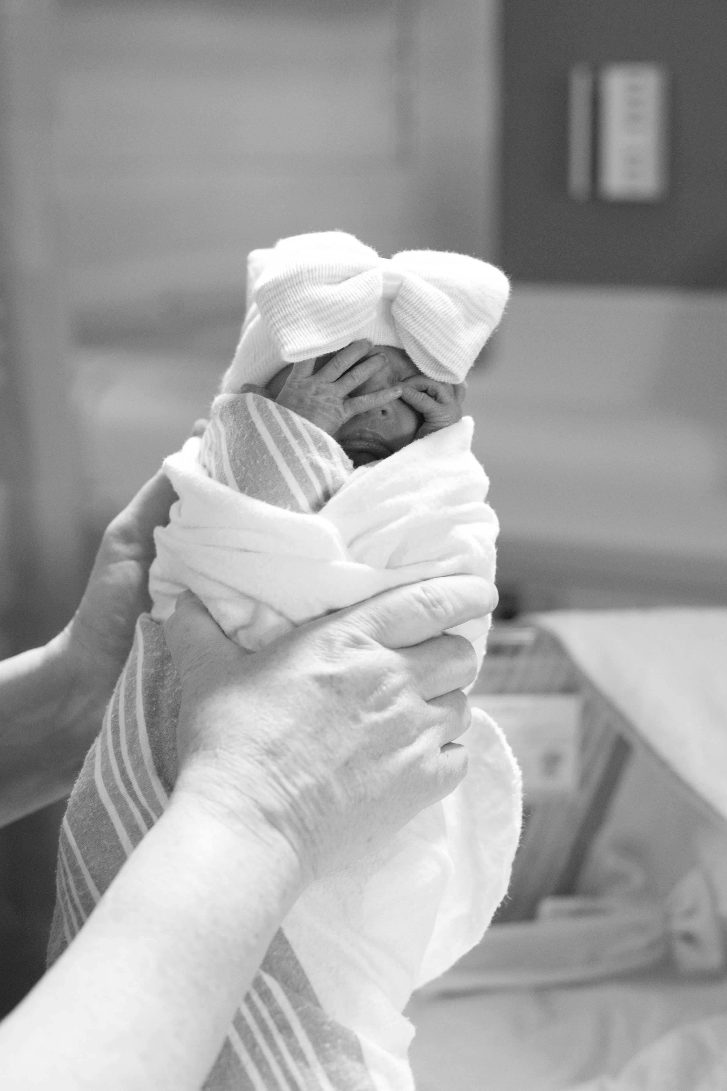 NICU-Preemie-Sarah-Bell-Photography-Oshawa-Lakeridge-Health-Newborn-41.jpg