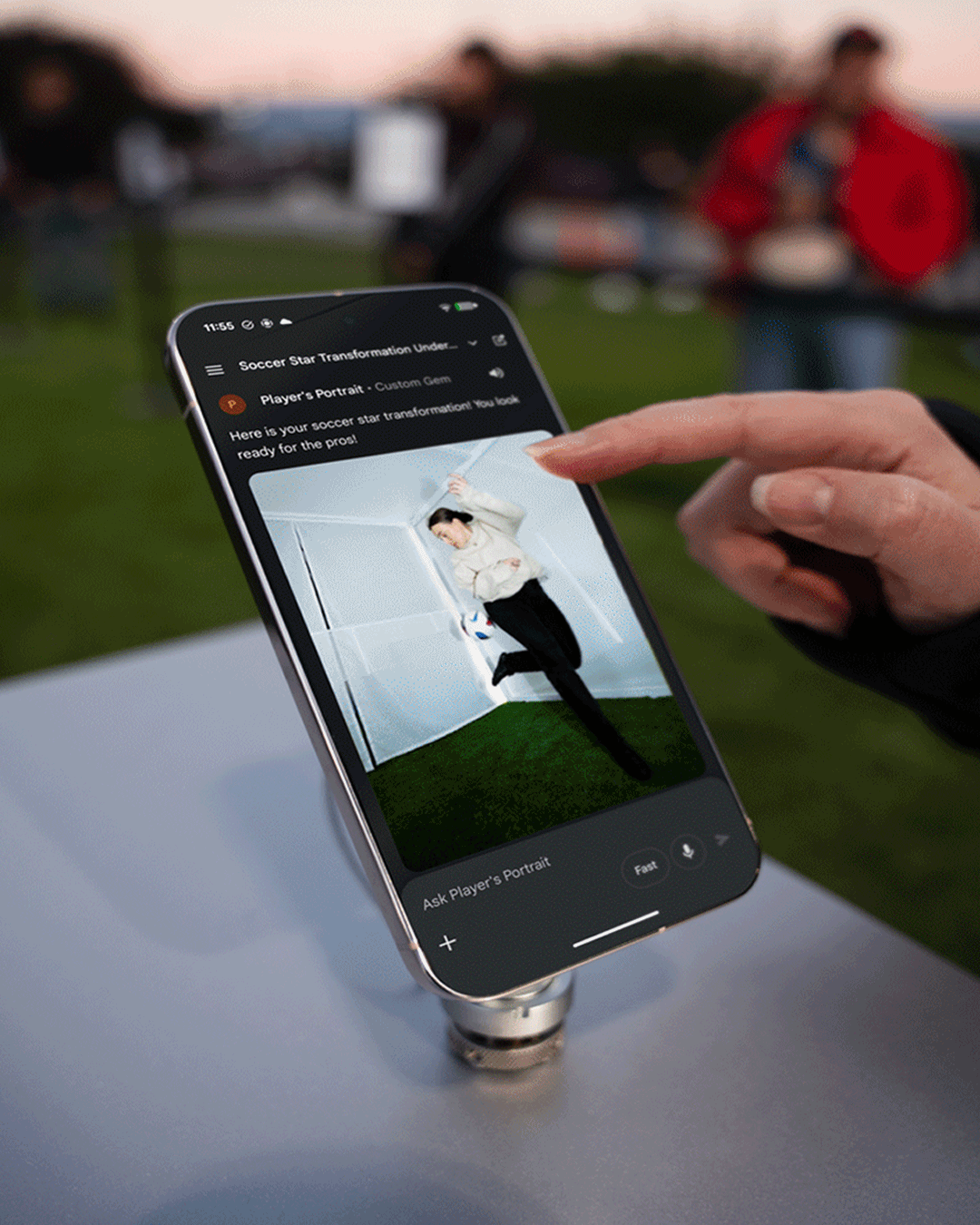 Google-Pixel-x-NWSL_IG-Carousel_6.gif