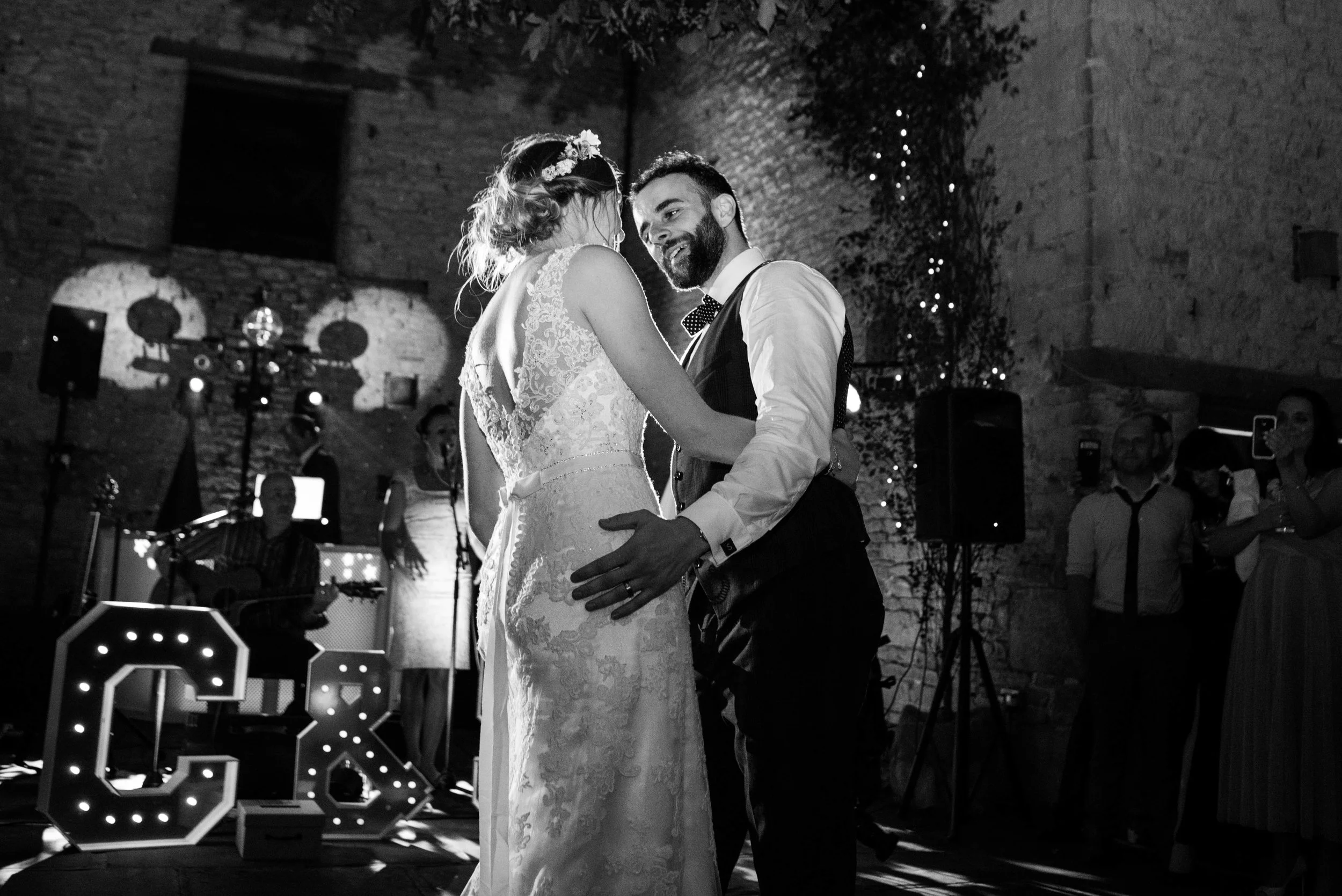 NLPhotography_Clare& SavB&W_a-940.jpg