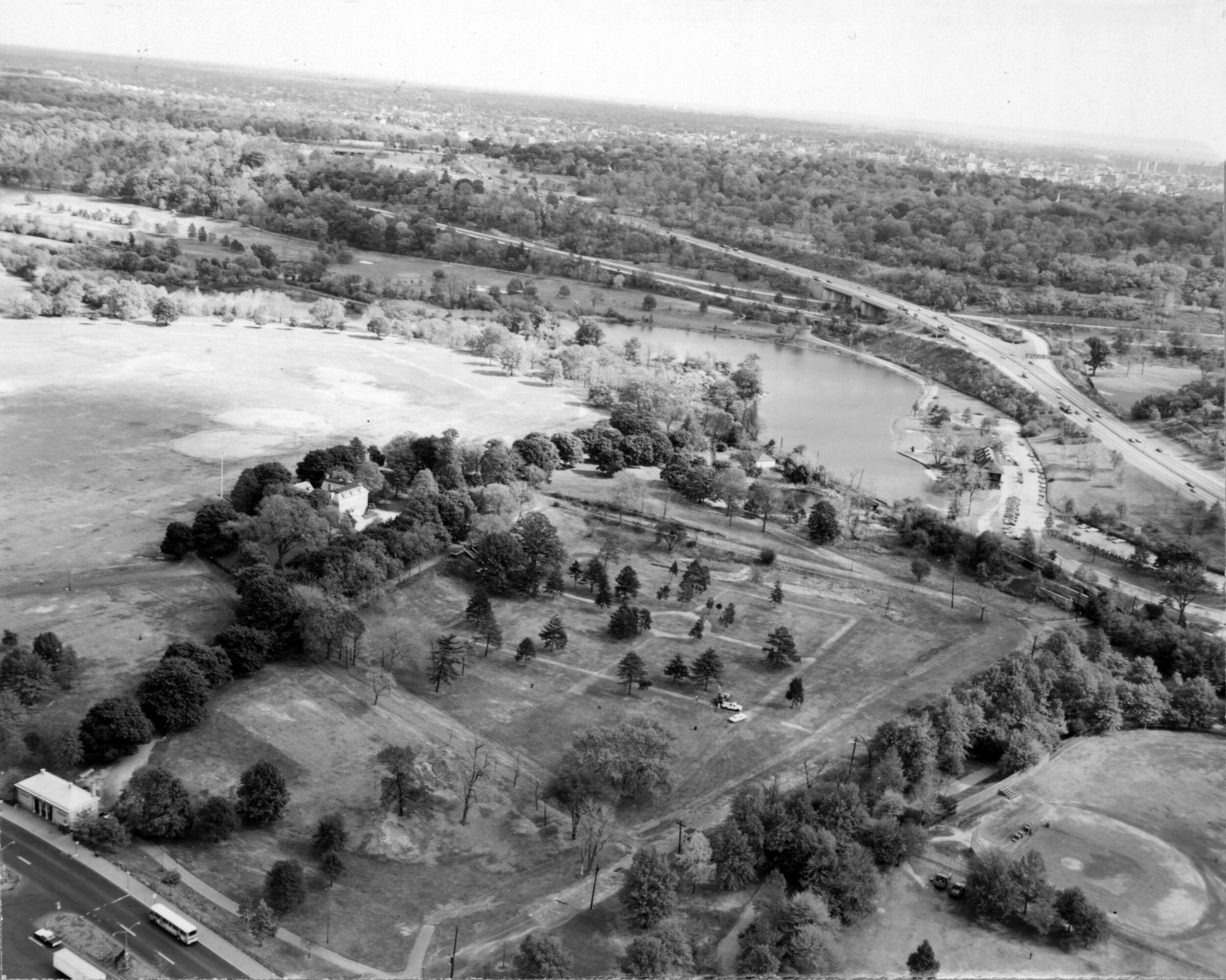 40198-2_1968-10-21_Van Cortlandt Park.jpg